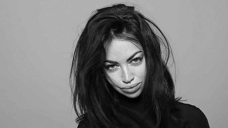 Uxlayotgan qizlarning porno videolari toliq olinadi